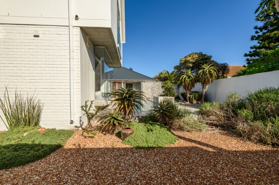 4 Bedroom Property for Sale in Summerstrand Eastern Cape